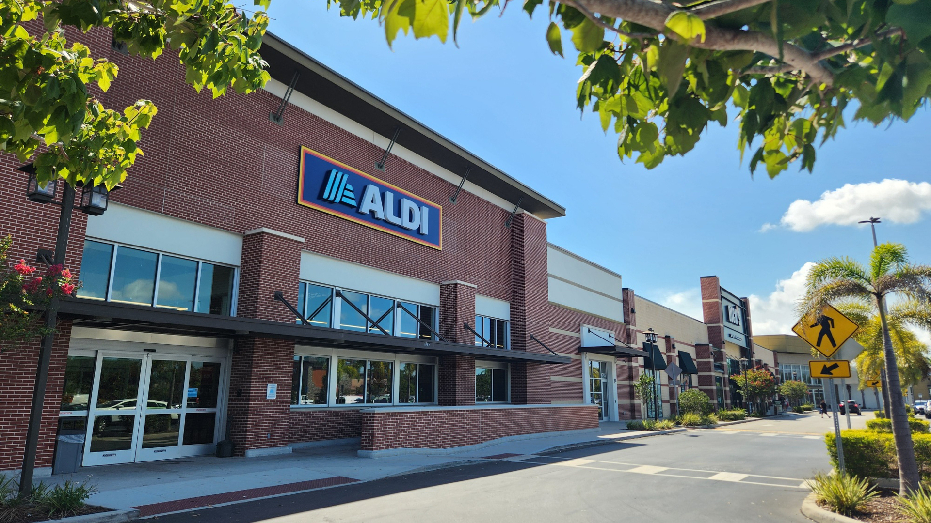 Sembler Retail Property Aldi Exterior Shot of the Building