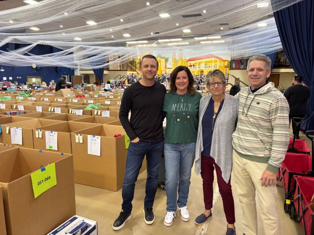 Sembler-TSA-002 Sembler Employees Supporting The Salvation Army