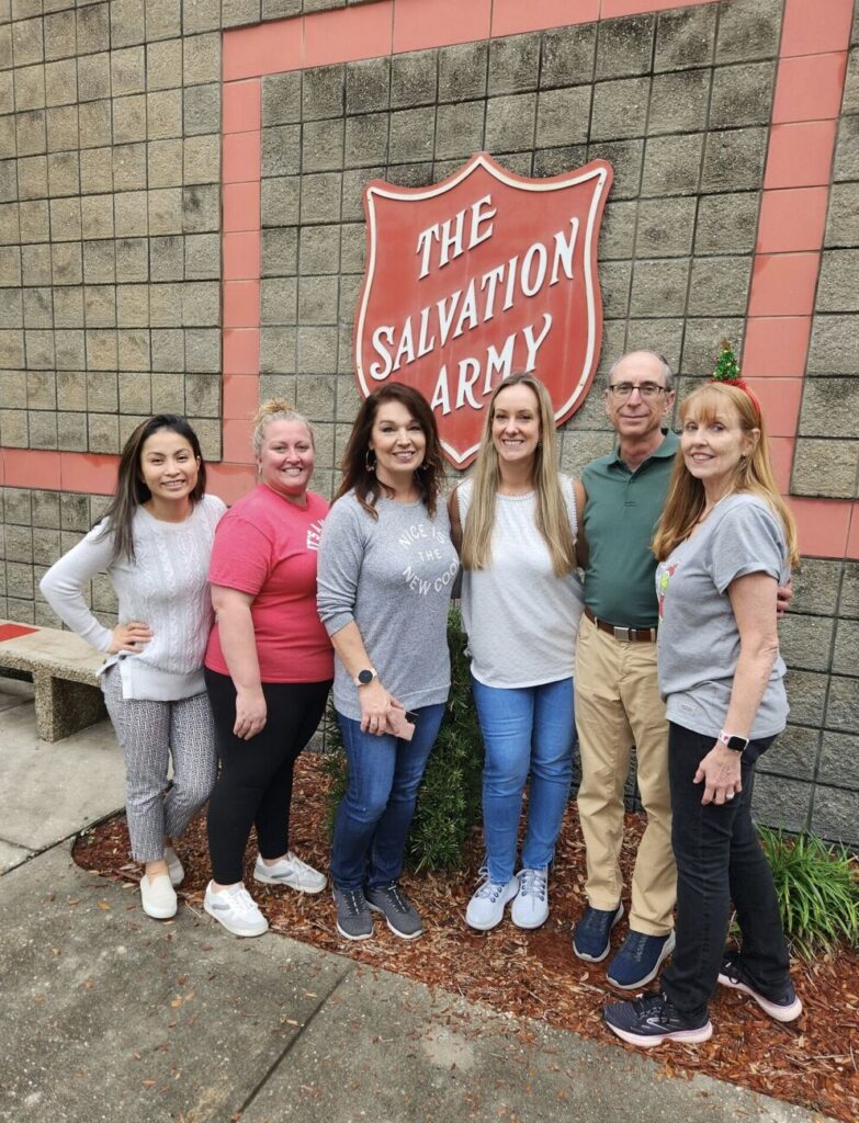 Sembler-TSA-004 Sembler Employees Supporting The Salvation Army